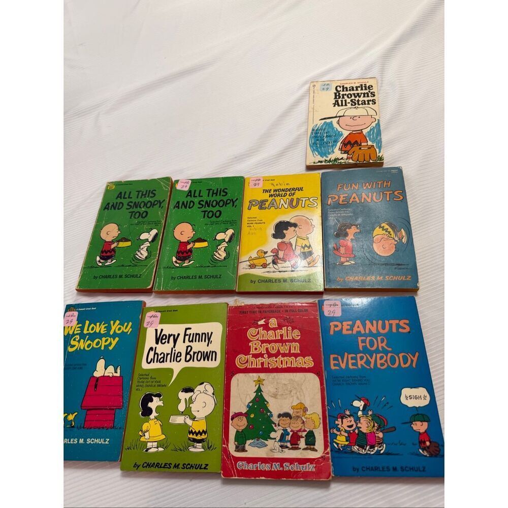 Vintage Charles Schulz Peanuts Charlie Brown Snoopy Lot of 9 paperback books